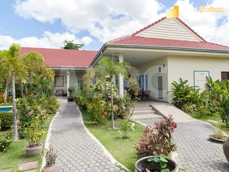 4 Bed 4 Bath Pool Villa In Huay Yai photo 13