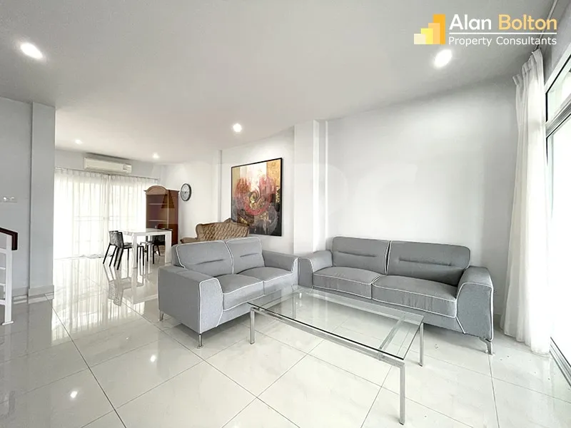 3 Bed 3 Bath in East Pattaya HR3035 photo 3