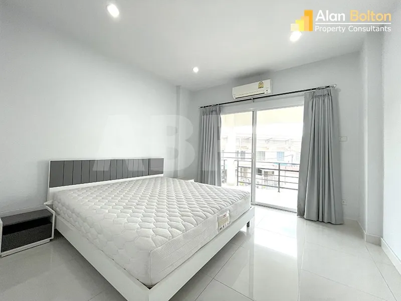 3 Bed 3 Bath in East Pattaya HR3035 photo 6