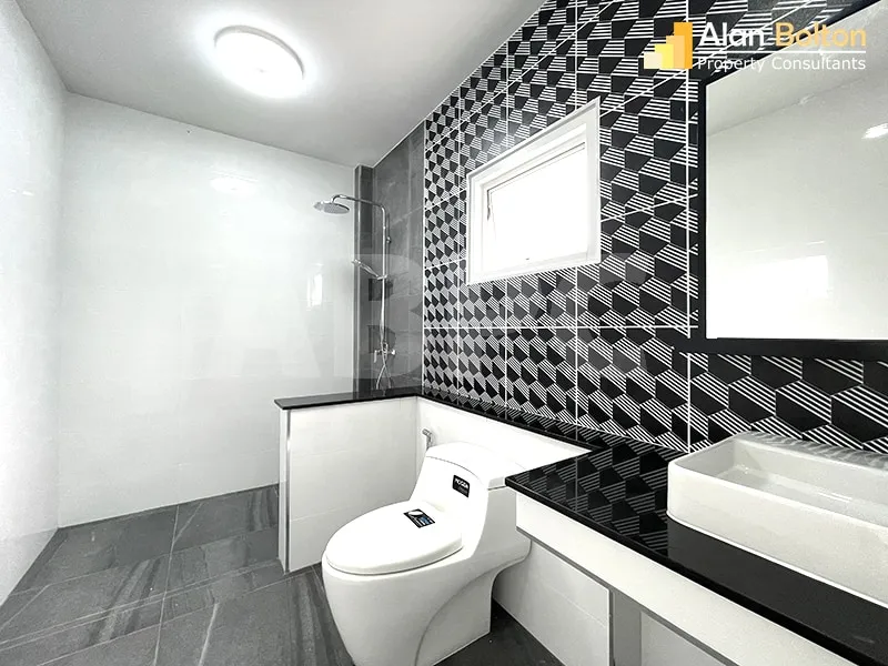 3 Bed 3 Bath in East Pattaya HR3036 photo 9