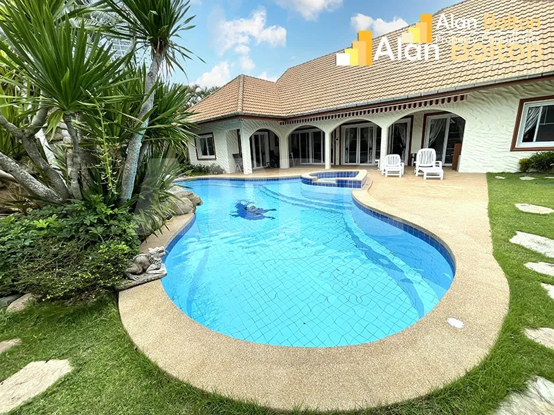 3 Bed 5 Bath in Naklua HR3048