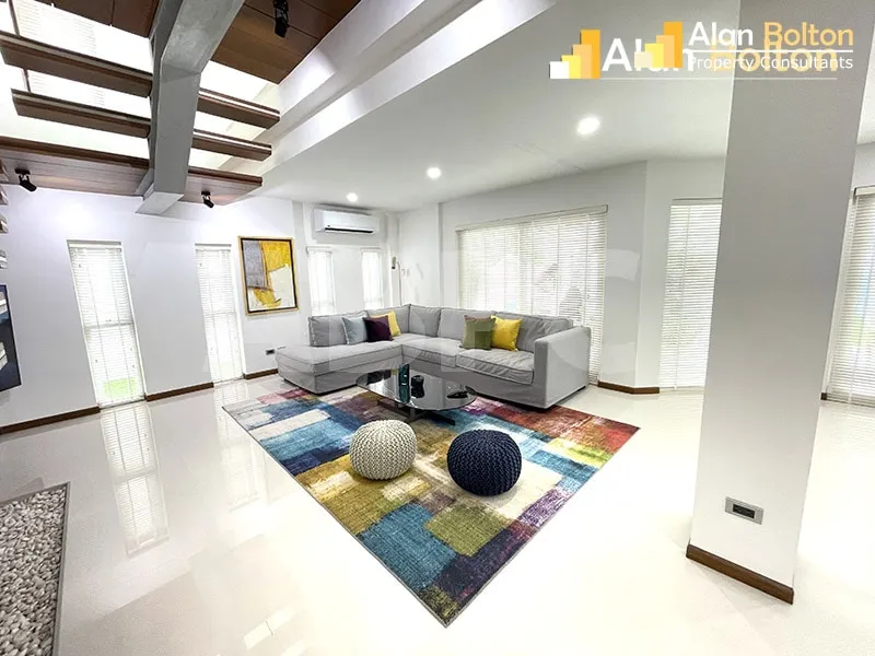 4 Bed 4 Bath Pool Villa in Jomtien photo 2