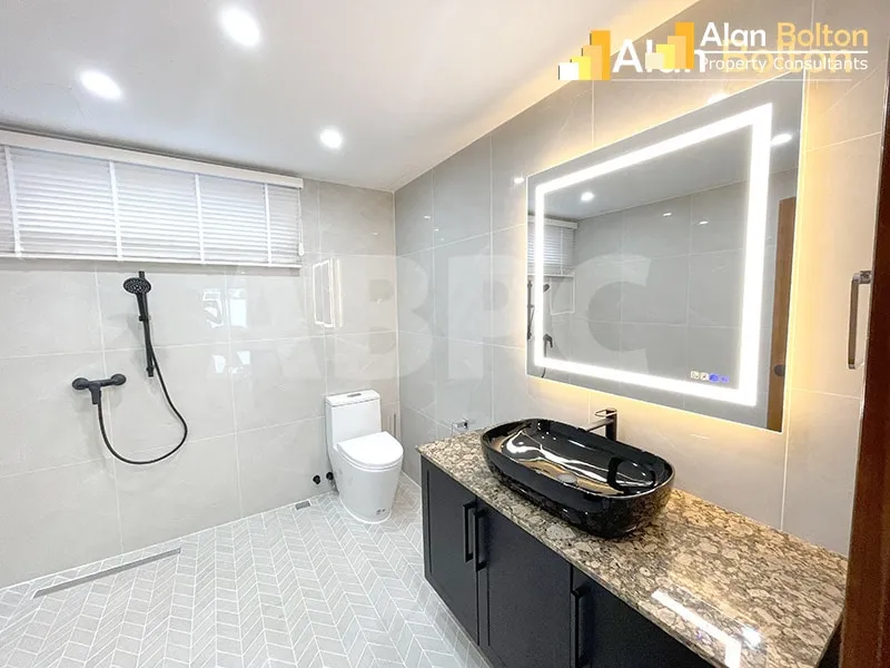 4 Bed 4 Bath Pool Villa in Jomtien photo 5