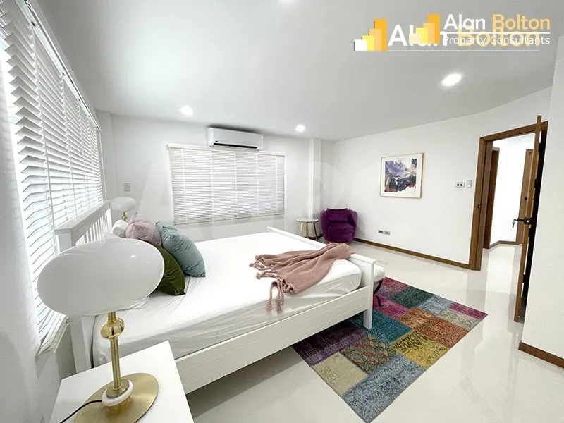 4 Bed 4 Bath Pool Villa in Jomtien photo 6