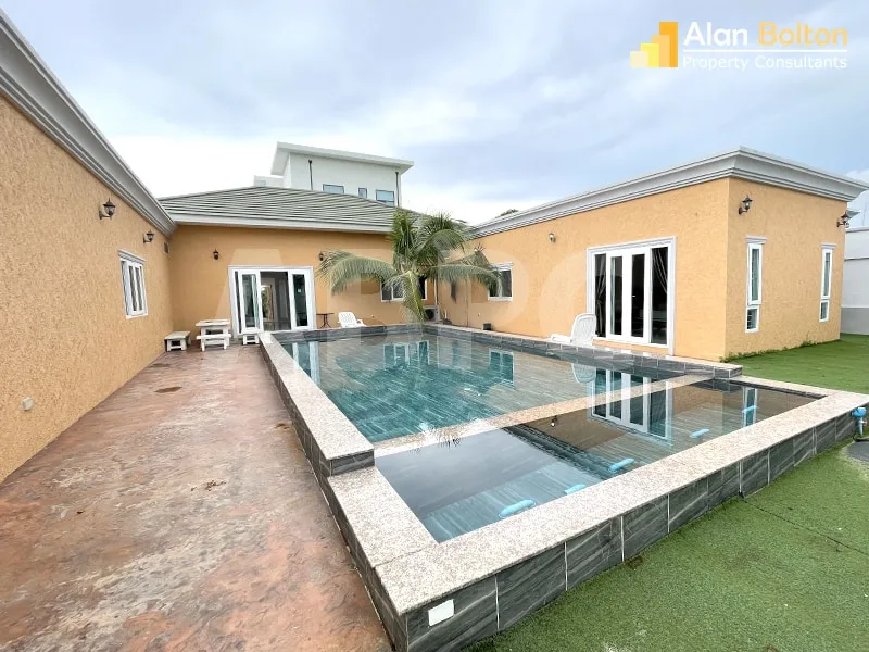 4 Bed 5 Bath in East Pattaya HR3055