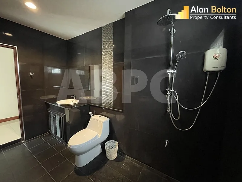 4 Bed 5 Bath in East Pattaya HR3055 photo 2