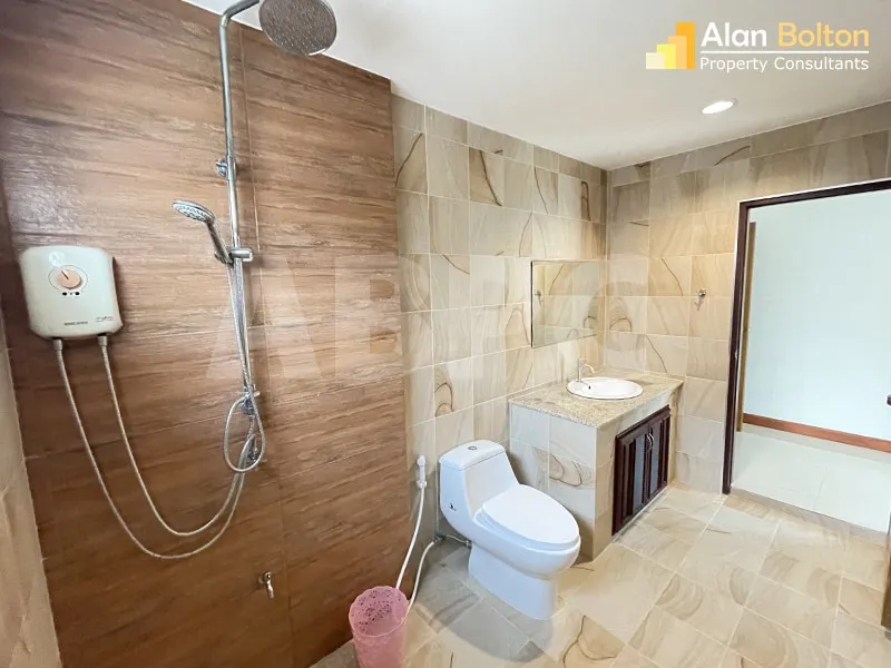 4 Bed 5 Bath in East Pattaya HR3055 photo 8