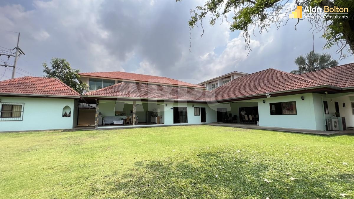 4 Bed 5 Bath in East Pattaya HS2117