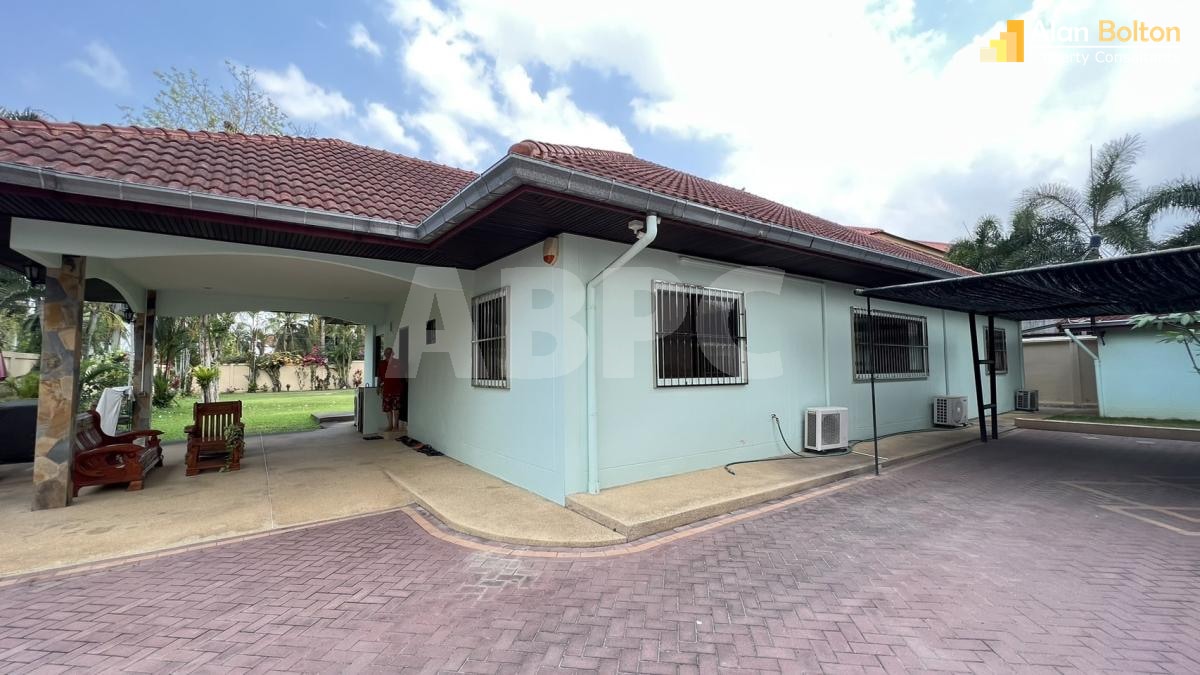 4 Bed 5 Bath in East Pattaya HS2117 photo 3