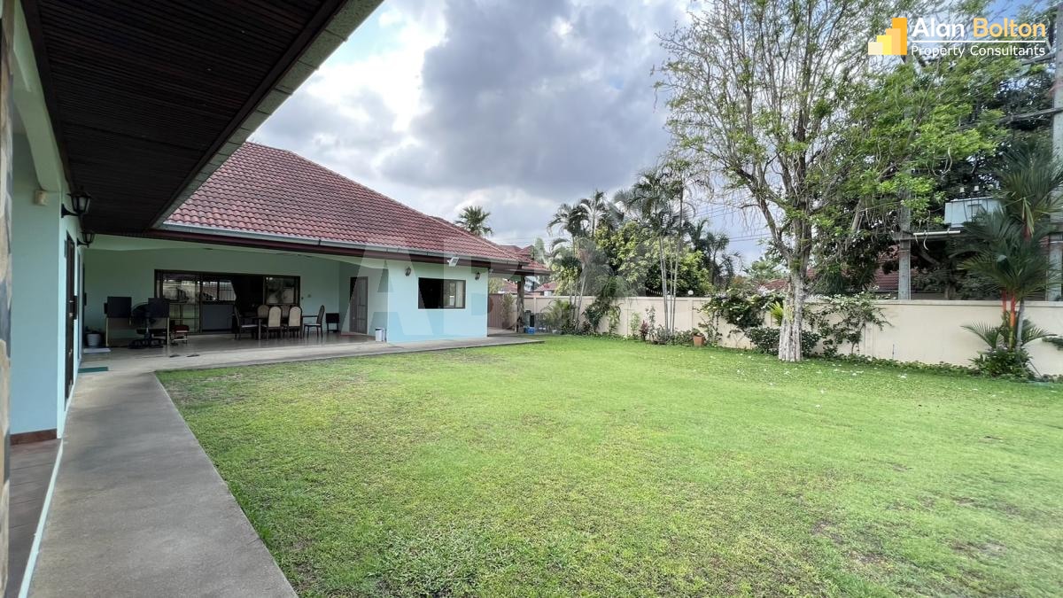 4 Bed 5 Bath in East Pattaya HS2117 photo 11