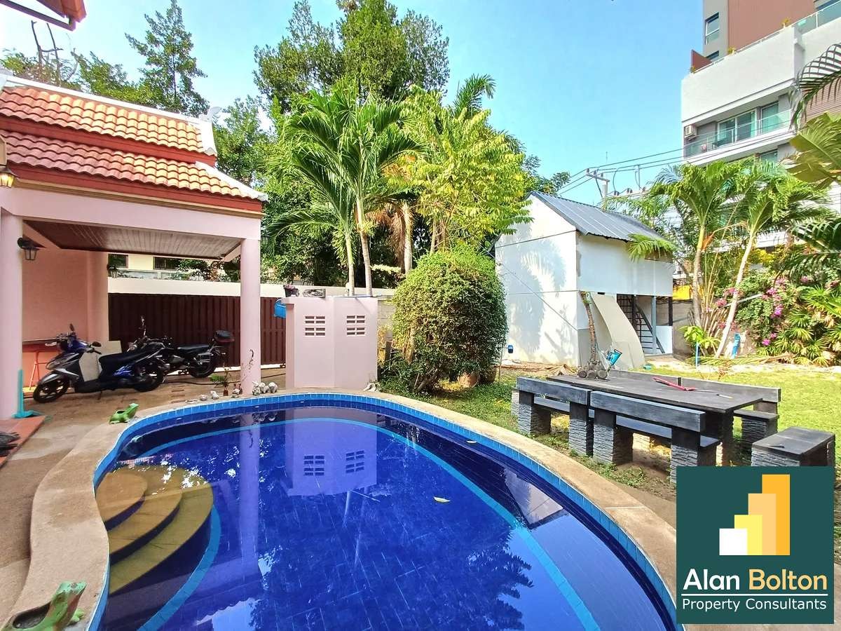 4 Bed 5 Bath In Pratumnak
