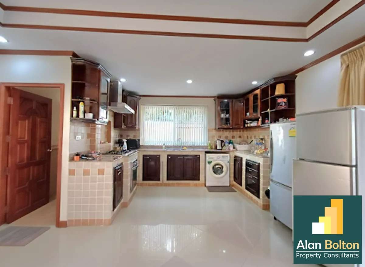 4 Bed 5 Bath In Pratumnak photo 4