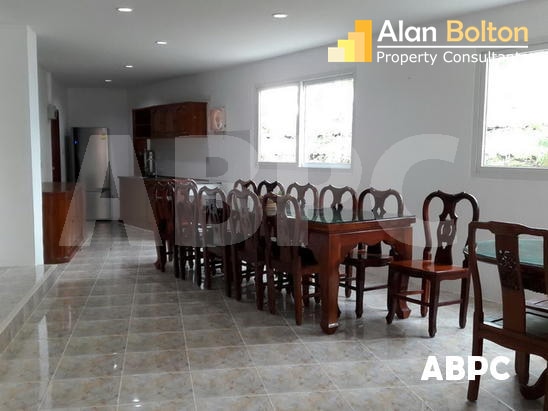 4 Bedroom 3 Bathroom House in Central Pattaya HS2750 photo 8