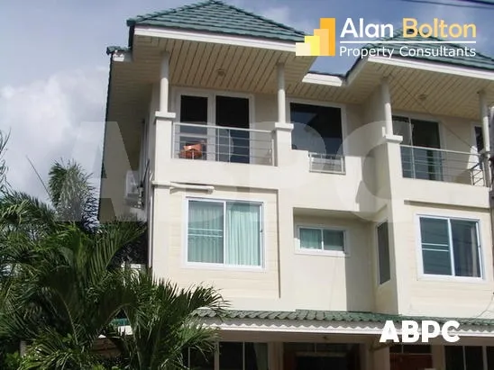 2 Bed - 3 Bath House in Central Pattaya