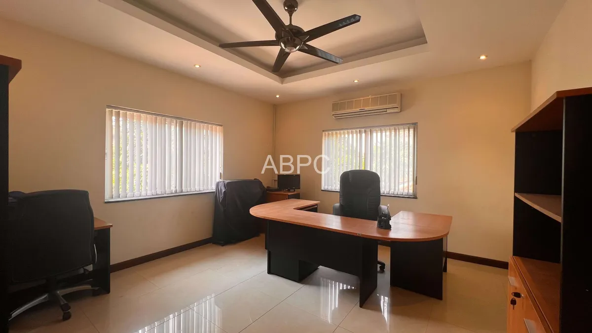 Large Plot 6 Bed 5 Bath Pool Villa In East Pattaya photo 13