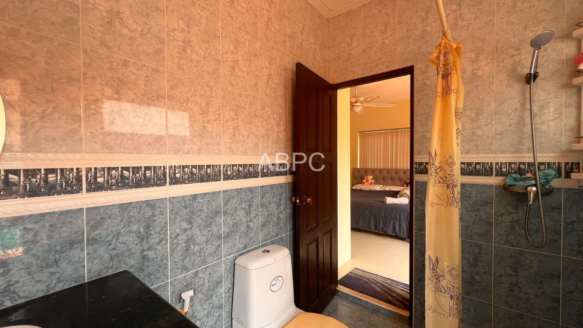 Large Plot 6 Bed 5 Bath Pool Villa In East Pattaya photo 7