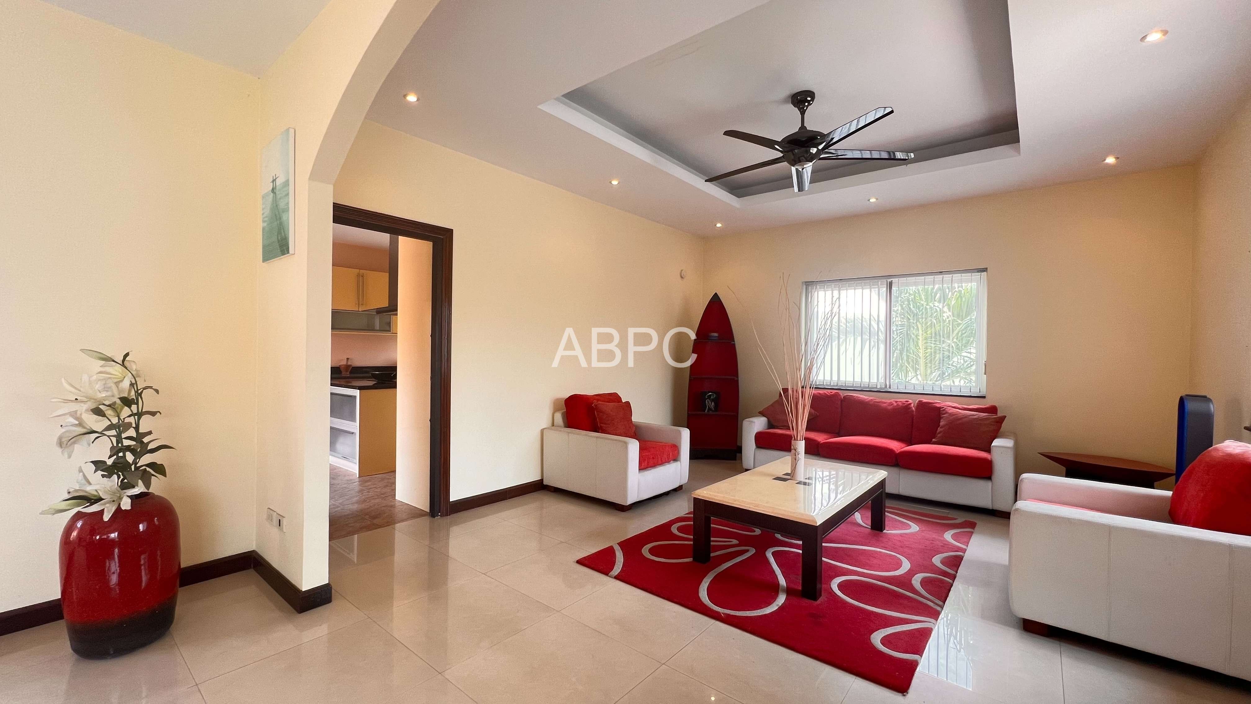 Large Plot 6 Bed 5 Bath Pool Villa In East Pattaya photo 3