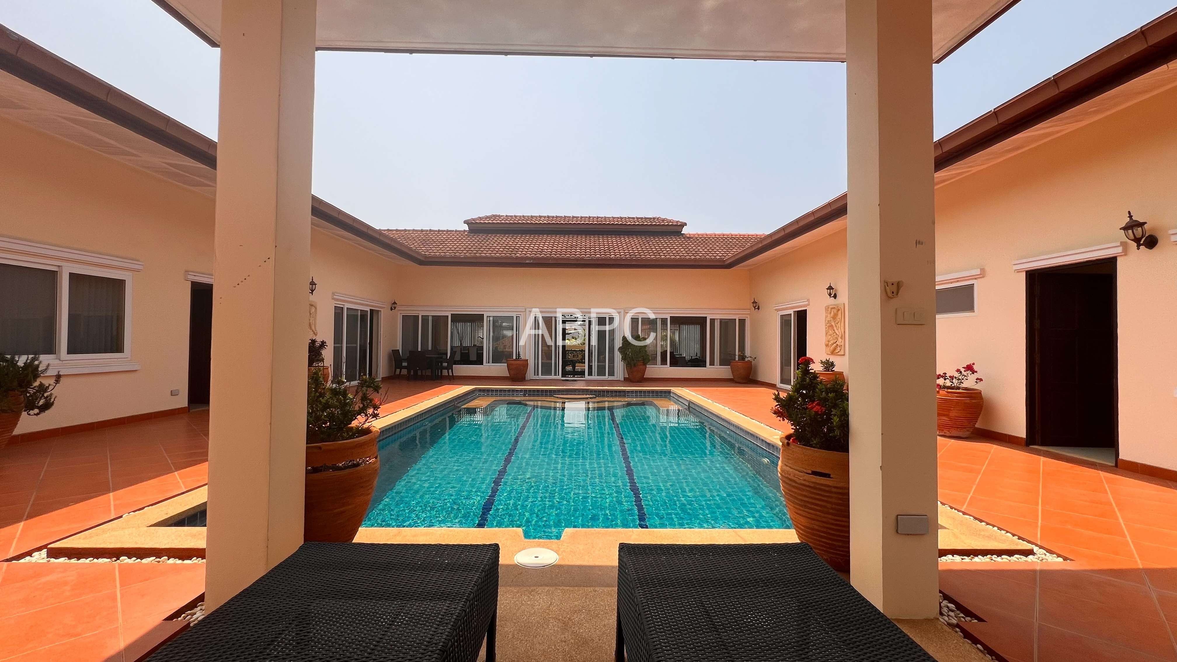 Large Plot 6 Bed 5 Bath Pool Villa In East Pattaya