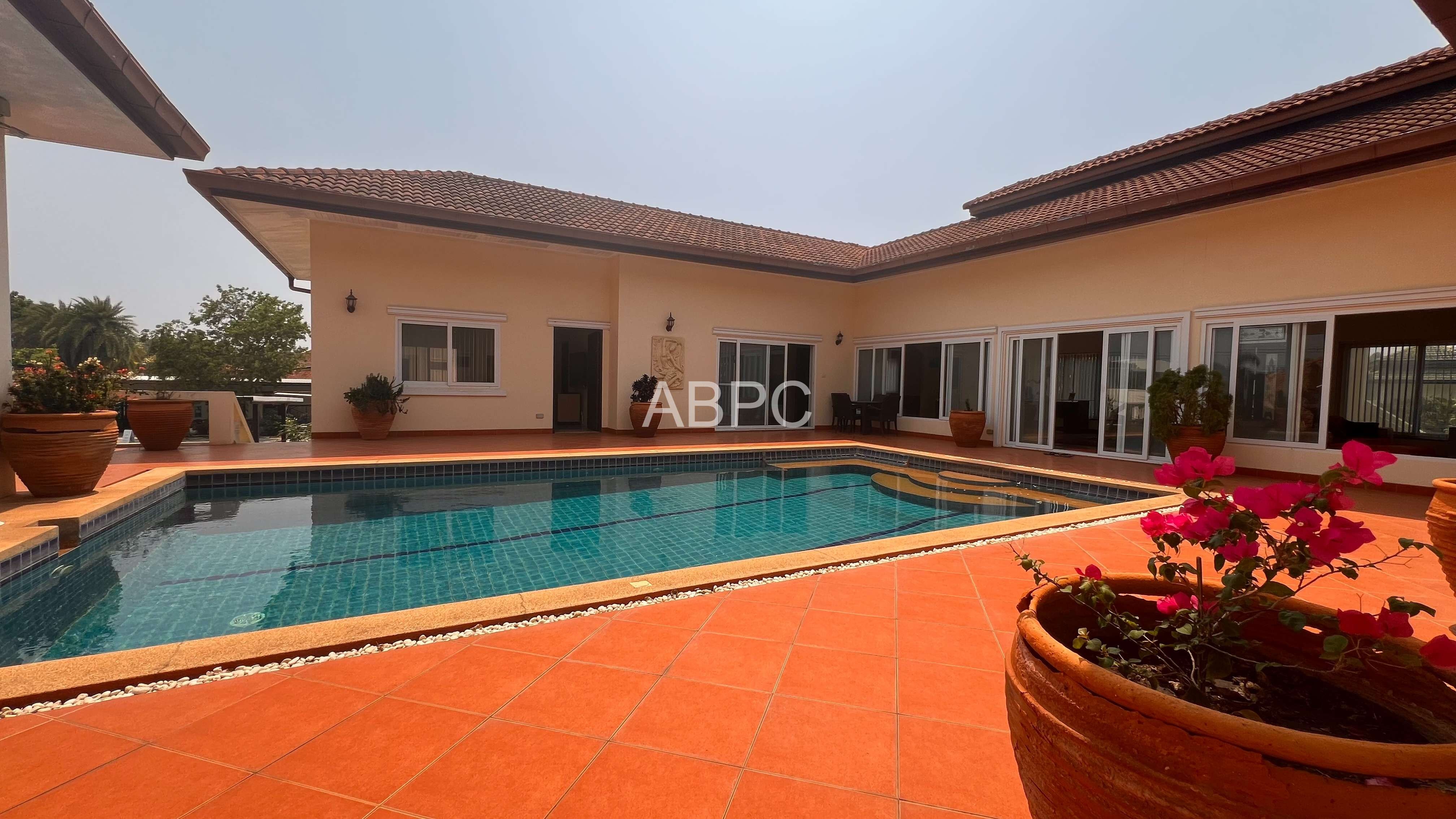 Large Plot 6 Bed 5 Bath Pool Villa In East Pattaya photo 19
