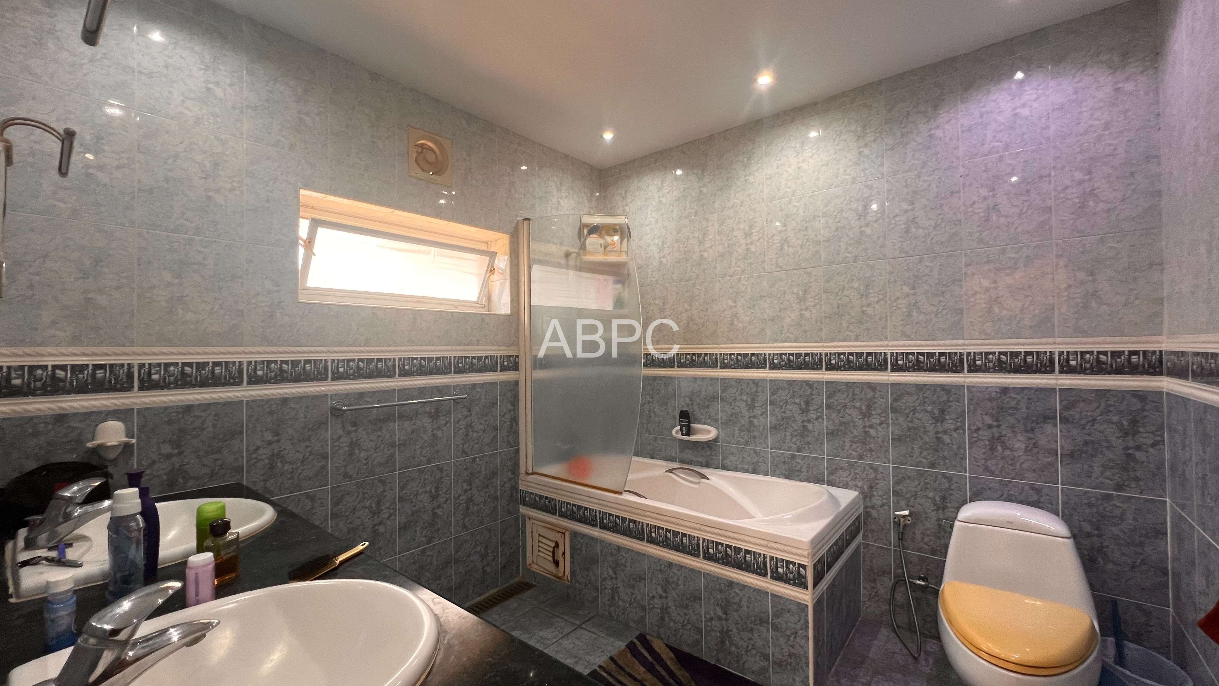Large Plot 6 Bed 5 Bath Pool Villa In East Pattaya photo 15