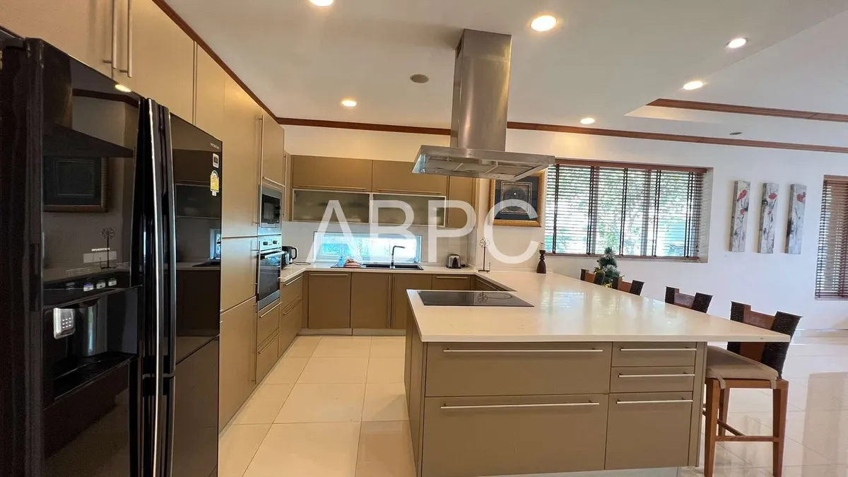 3 Bedrooms 3 Bathrooms in Huay Yai photo 14