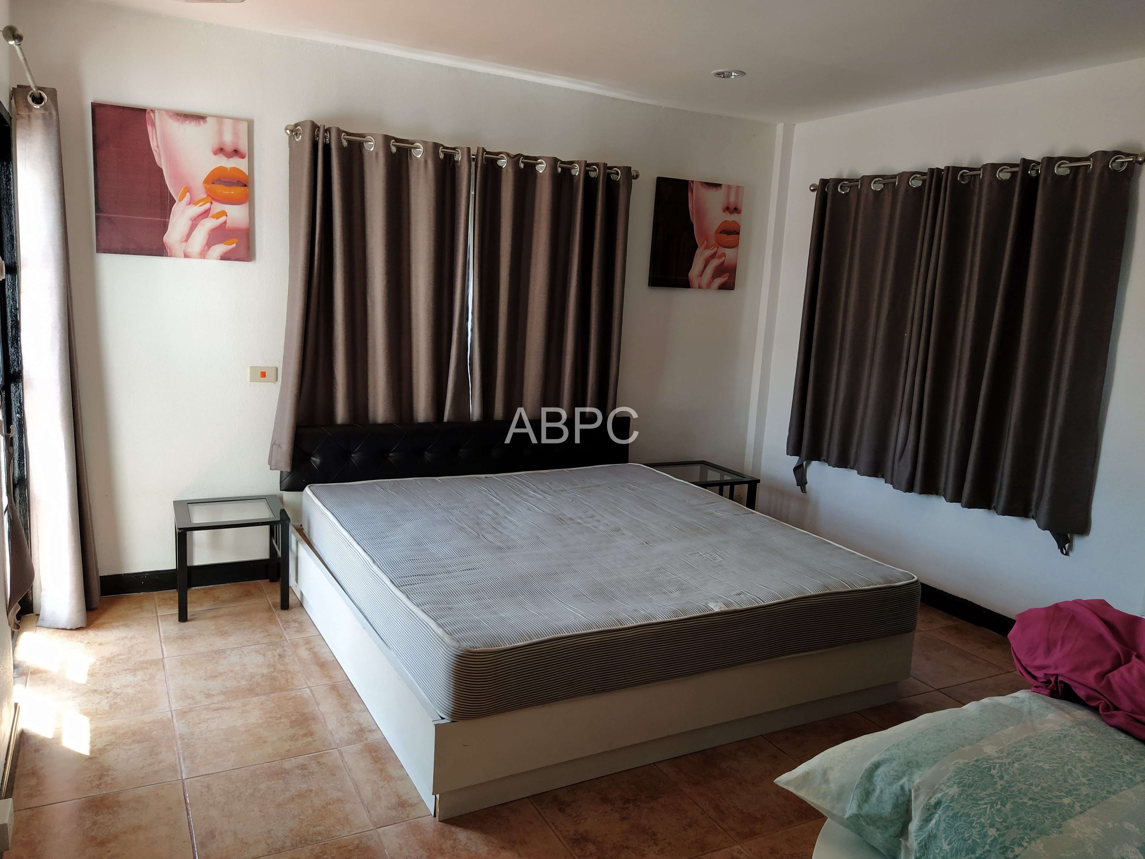 3 Bedrooms 3 Bathrooms in Pratumnak photo 3