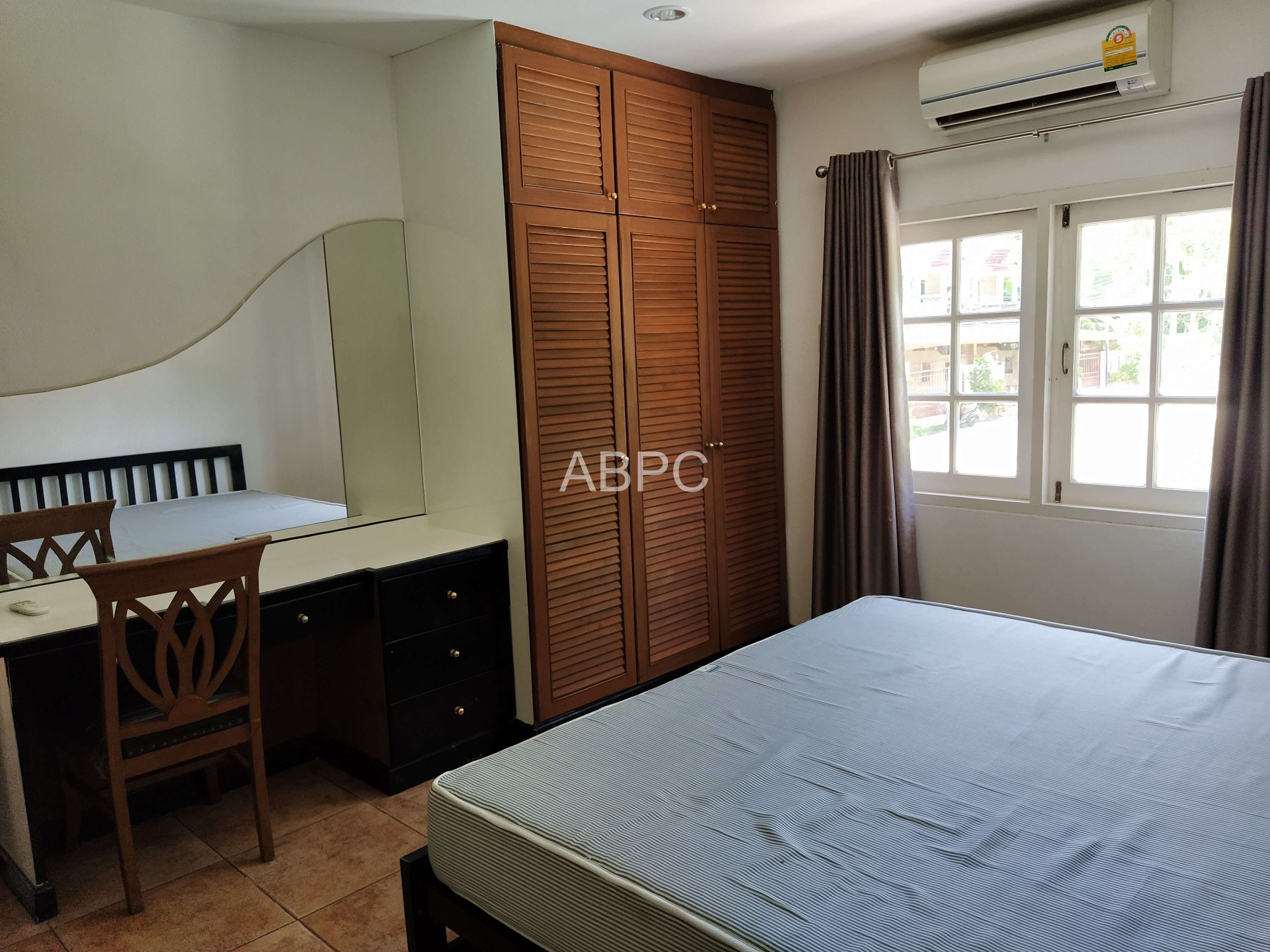 3 Bedrooms 3 Bathrooms in Pratumnak photo 6