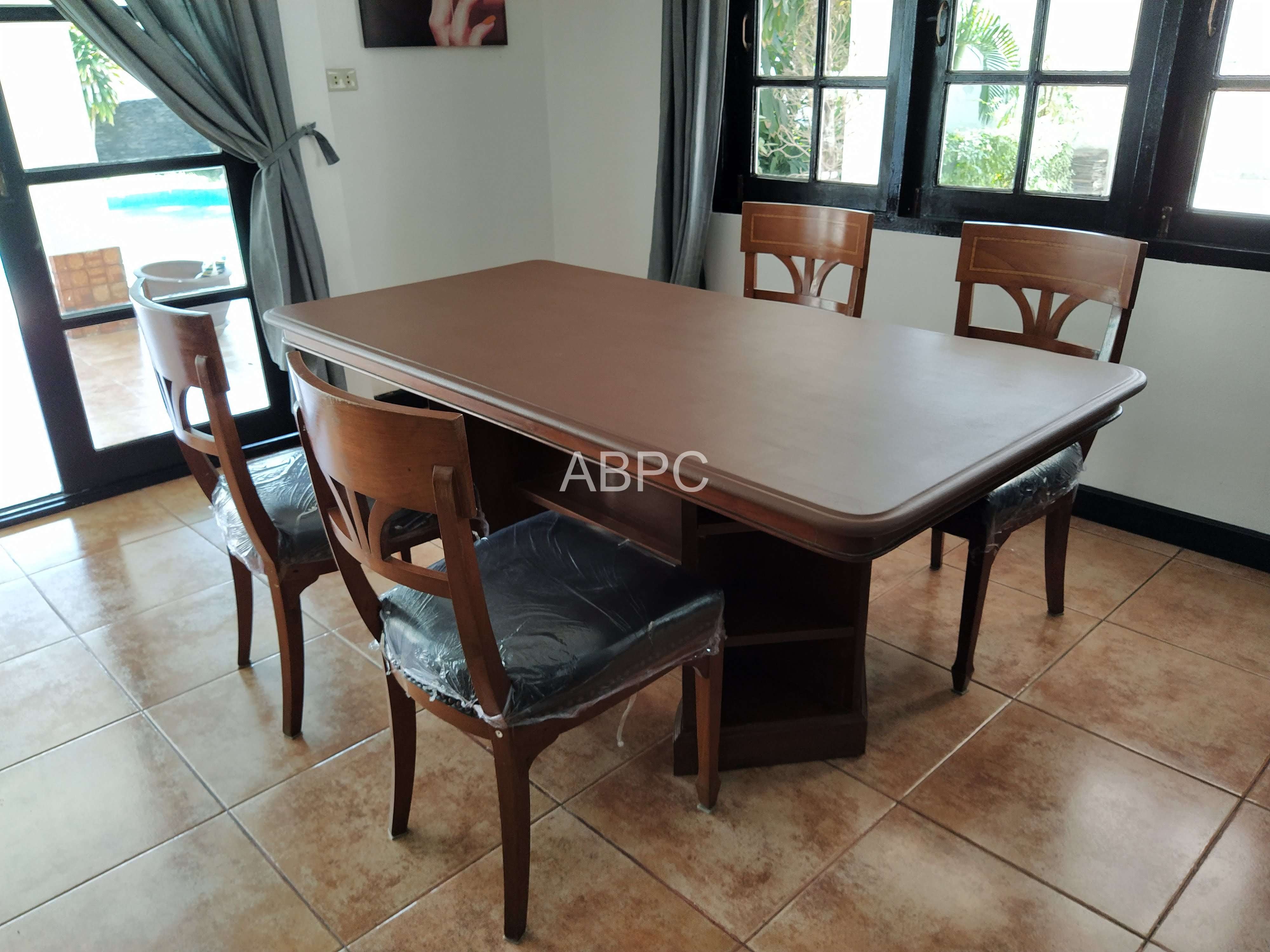 3 Bedrooms 3 Bathrooms in Pratumnak photo 4