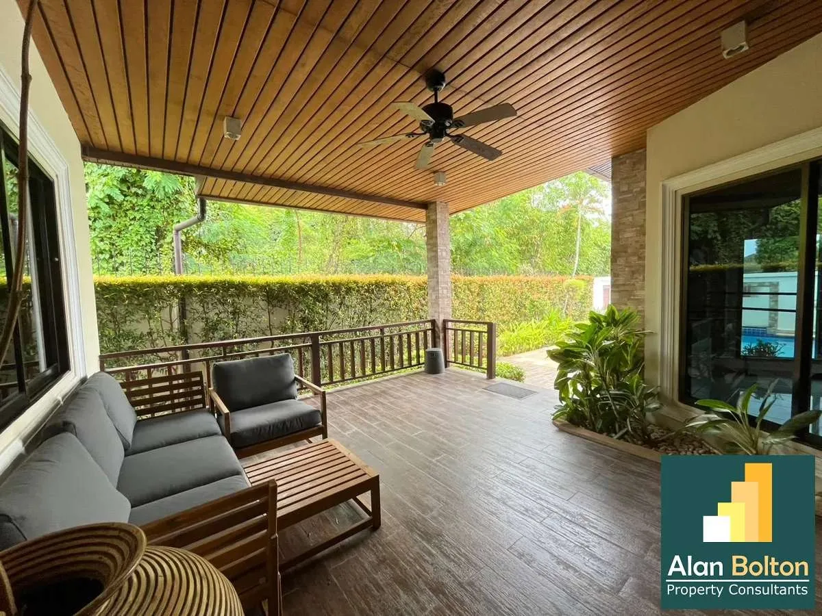 House for rent 4 Bedrooms 4 Bathrooms in East Pattaya photo 11