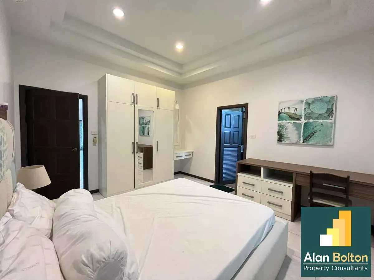 House for rent 4 Bedrooms 4 Bathrooms in East Pattaya photo 13