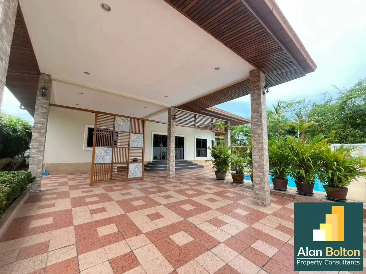 House for rent 4 Bedrooms 4 Bathrooms in East Pattaya photo 14