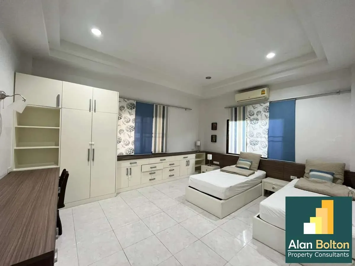 House for rent 4 Bedrooms 4 Bathrooms in East Pattaya photo 19