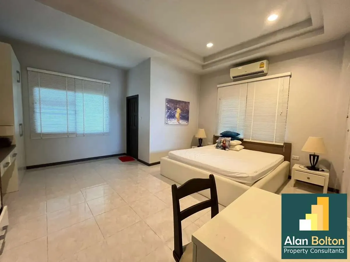 House for rent 4 Bedrooms 4 Bathrooms in East Pattaya photo 4