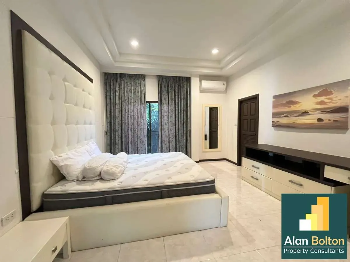 House for rent 4 Bedrooms 4 Bathrooms in East Pattaya photo 7