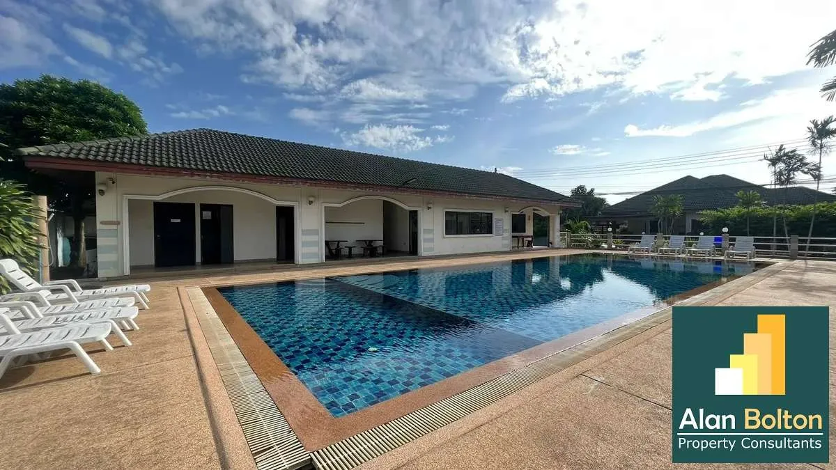 House for rent 4 Bedrooms 4 Bathrooms in East Pattaya photo 10