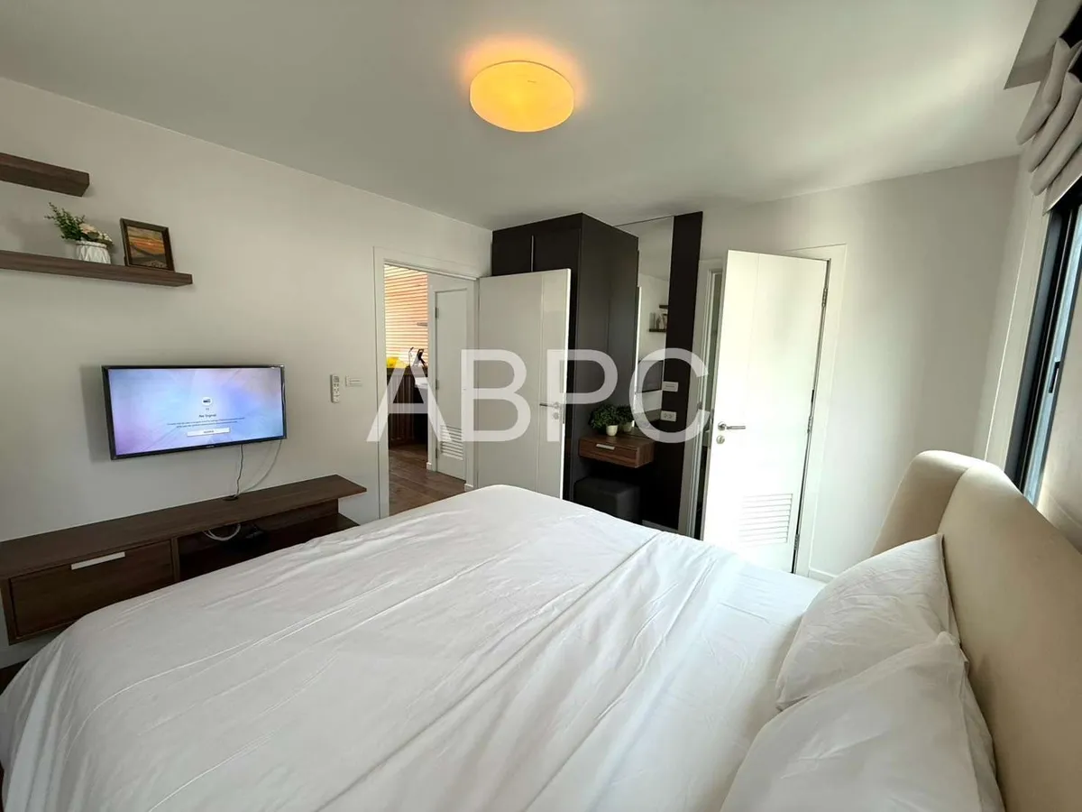 4 Bed 6 Bath Villa in East Pattaya - The Win Residence photo 8