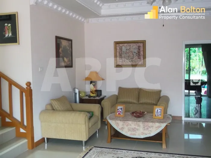 4 Bed 6 Bath Pool Villa in East Pattaya photo 6