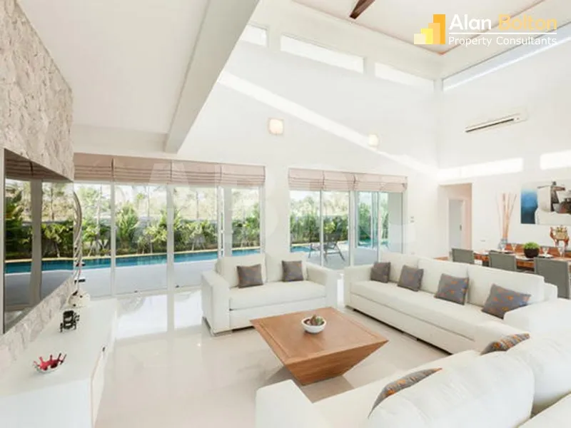 Stunning 3 Bed Villa For Rent for 140,000 baht monthly photo 3