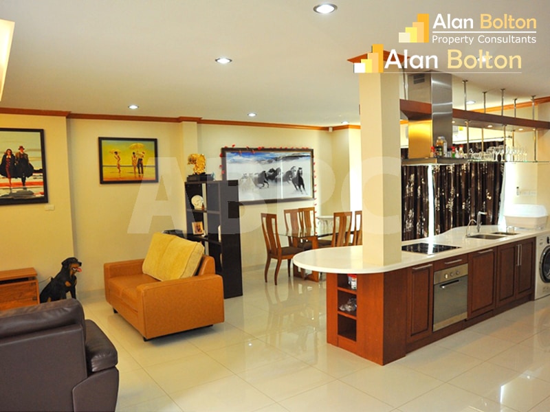 4 Bed - 4 Bath Pool Villa in Huay Yai photo 3