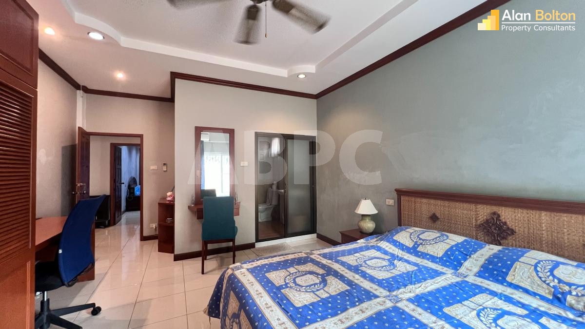3 Bed 4 Bath Pool Villa In Jomtien photo 13