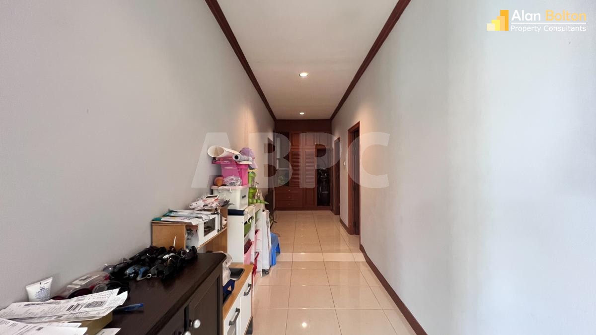 3 Bed 4 Bath Pool Villa In Jomtien photo 12
