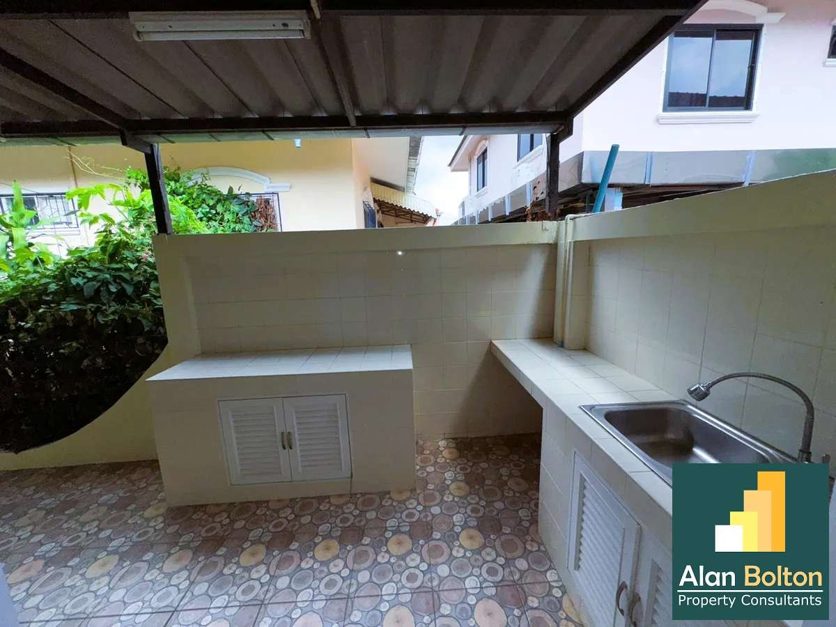 3 Bed 2 Bath House In North Pattaya photo 8