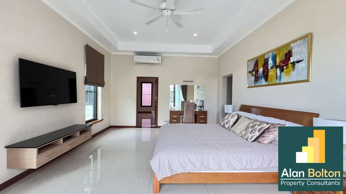 Luxury pool villa 4 Bedrooms 5 Bathrooms in Mapprachan photo 17