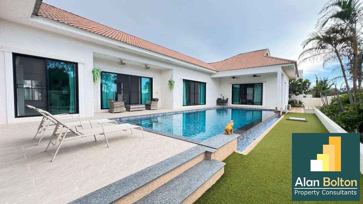 Luxury pool villa 4 Bedrooms 5 Bathrooms in Mapprachan