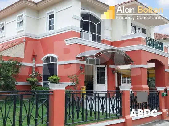 4 Bedrooms House in Central Park 3 For Rent photo 2