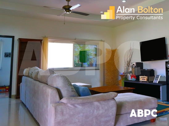 4 Bedroom Pool Villa in Miami Villas For Sale photo 3