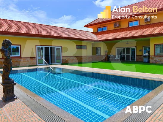 4 Bedroom Pool Villa in Miami Villas For Sale photo 2