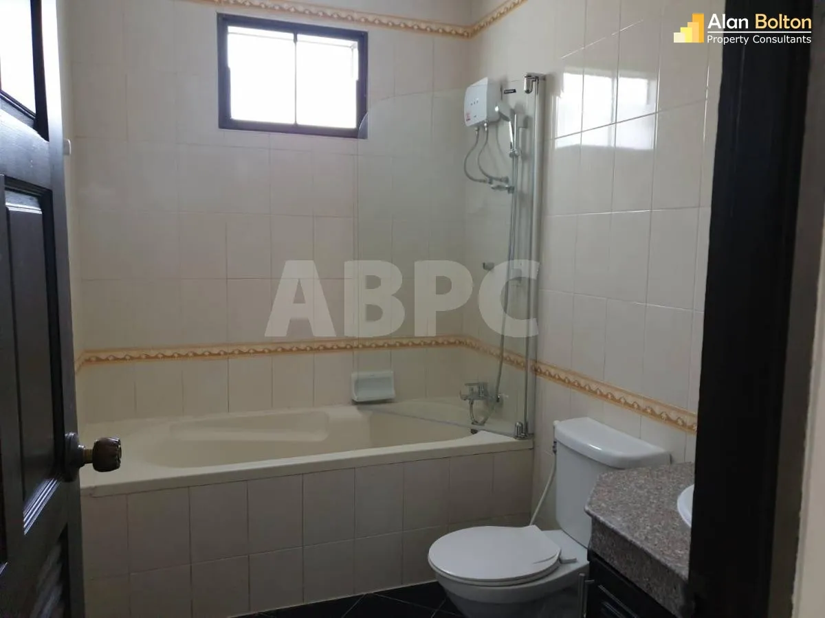 Big Garden 3 Bed 2 Bath House Near Lake MapPhrachan photo 12