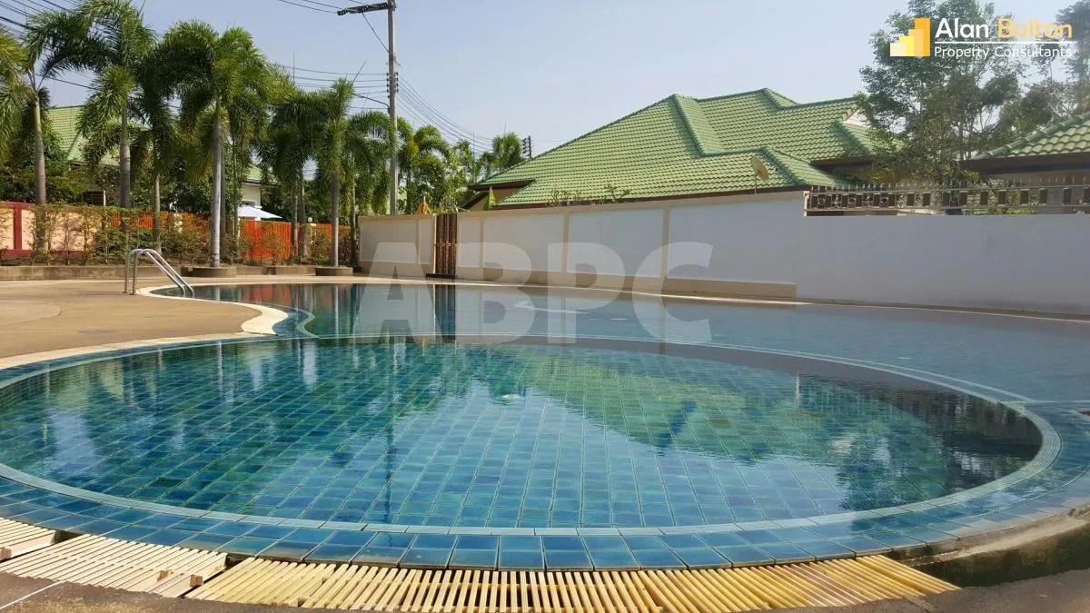 Big Garden 3 Bed 2 Bath House Near Lake MapPhrachan photo 3