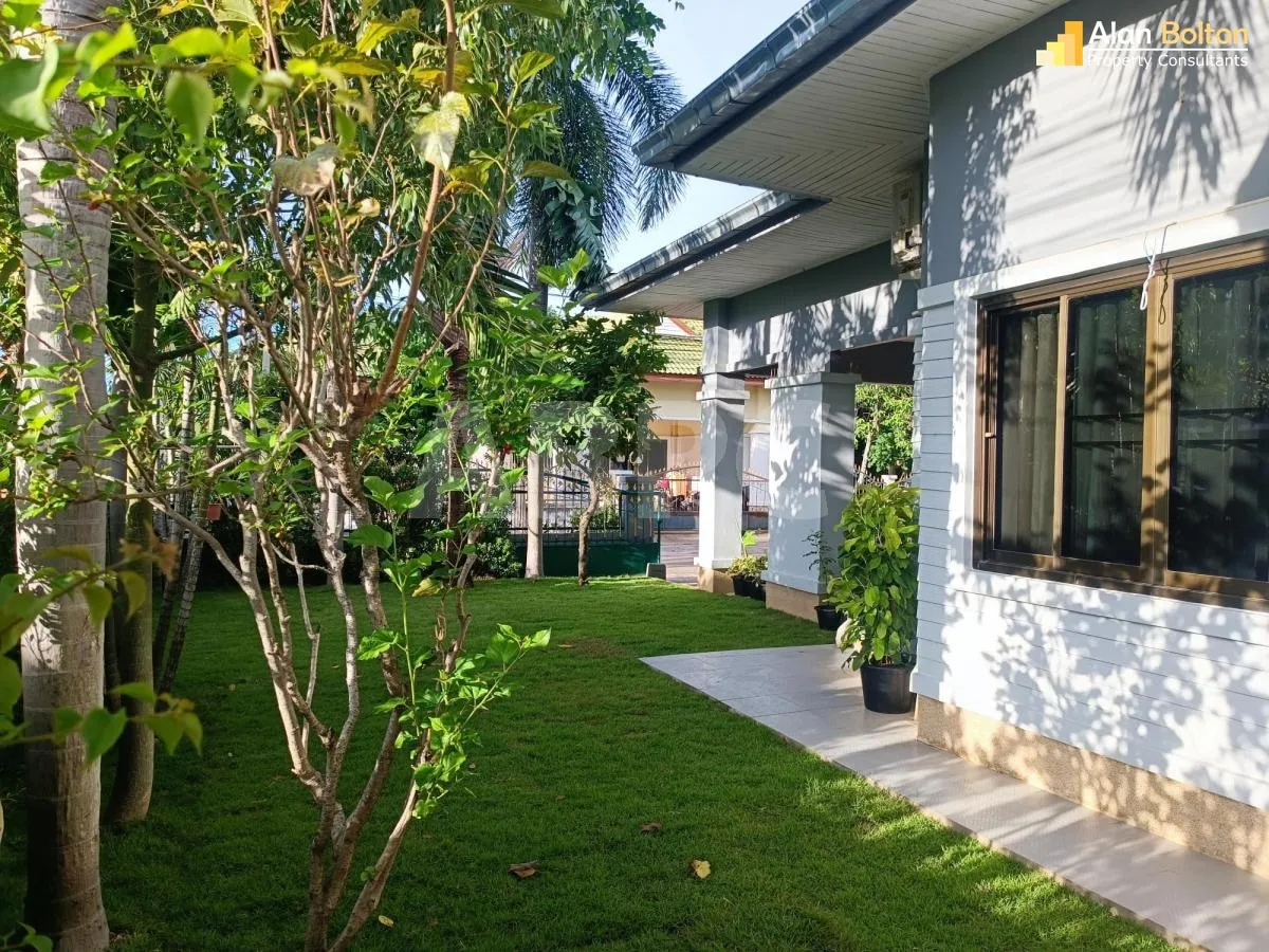 Big Garden 3 Bed 2 Bath House Near Lake MapPhrachan photo 5